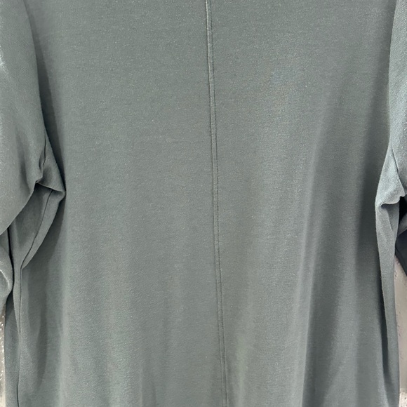 Sejour 1x grayish green top With A Boat Neck Preowned. - Picture 9 of 10